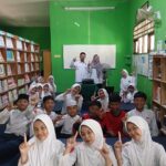 Temu Penulis Buku, Upaya Perpustakaan MTsN 8 Banjar Tanamkan Cinta Literasi Lewat Bedah Buku Temu Penulis Buku, Upaya Perpustakaan MTsN 8 Banjar Tanamkan Cinta Literasi Lewat Bedah Buku
