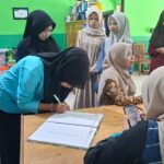 MTsN 8 Banjar Serahkan Sertifikat Hasil Tes Kemampuan Akademik (SHTKA) kepada Murid Kelas IX MTsN 8 Banjar Serahkan Sertifikat Hasil Tes Kemampuan Akademik (SHTKA) kepada Murid Kelas IX